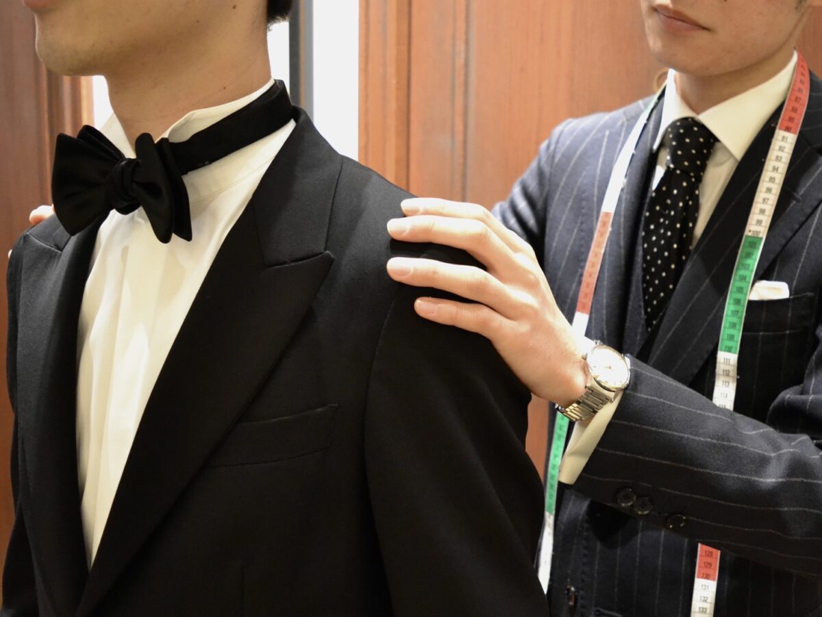 新郎様の体系に合わせることのできるオーダータキシードのご紹介