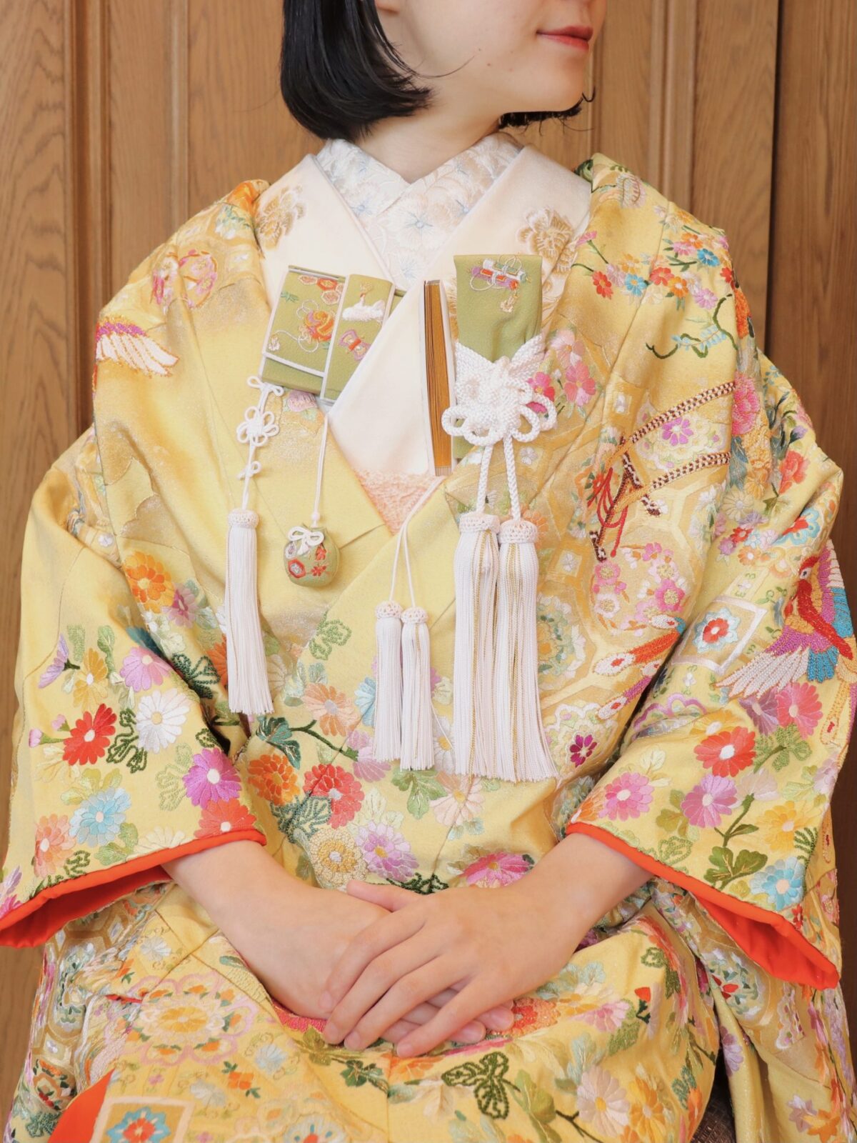 THE TREAT DRESSING名古屋店でおすすめの相良刺繍が美しい黄色の色打掛のコーディネート