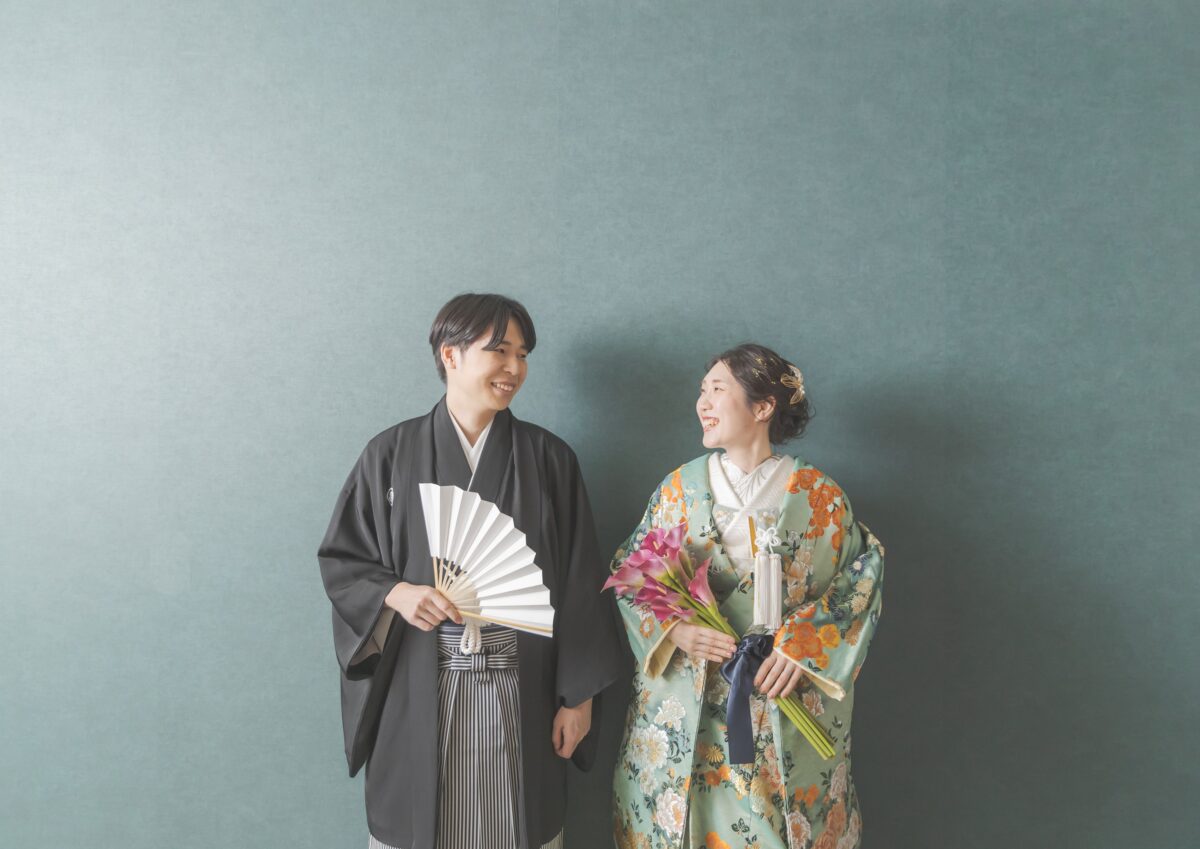 ザマークグランドホテルでの前撮りは新郎新婦様の自然体で柔らかな表情を残すことができます