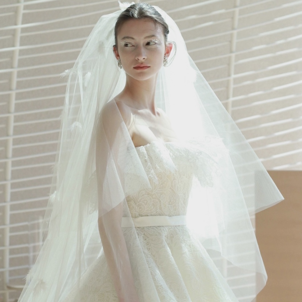 パレスホテル東京スペシャルドレスショーにてTHETREATDRESSINGがお届けしたELIE SAAB BRIDALのプリンセスラインのウェディングドレスのご紹介