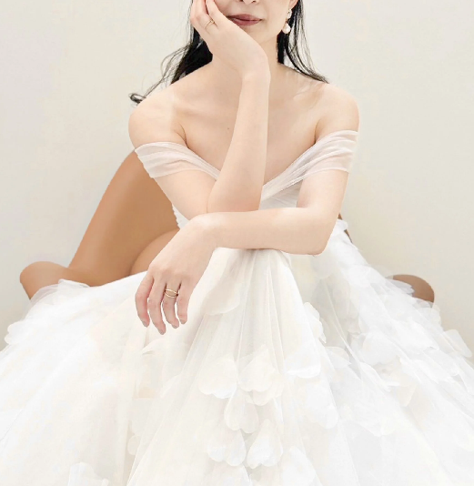 オリエンタルホテル神戸の花嫁様にオススメのAラインチュールの2WAYウェディングドレス